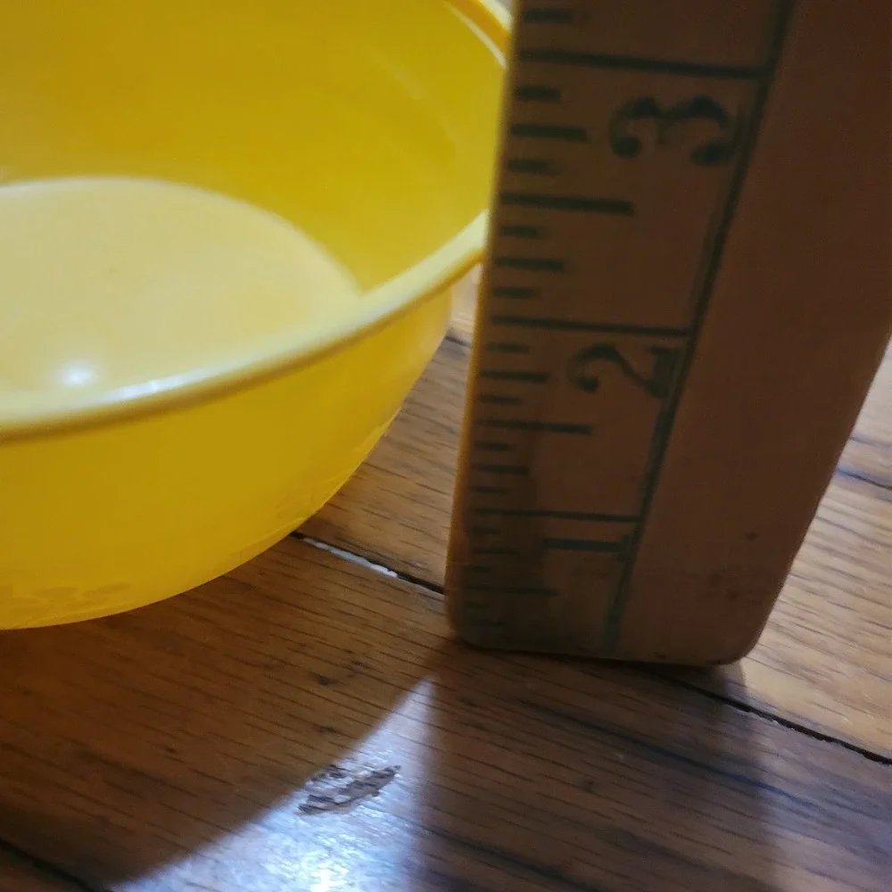 6 PLASTIC Parkay Margarine‎ Bowls W/ Raised Flower Design 16 Oz 1 White 7 Yellow